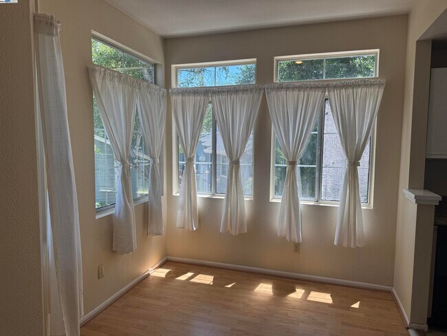 Building Photo - 7815 Canyon Meadows Cir