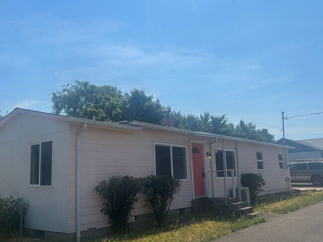 Building Photo - 1420 Gleason Rd