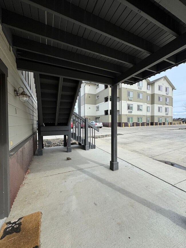 Building Photo - Cambridge Place I - 2243