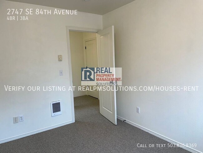 Building Photo - 2747 SE 84th Ave