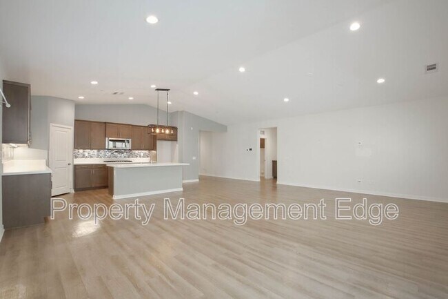 Building Photo - 30913 Chuckwagon Ct