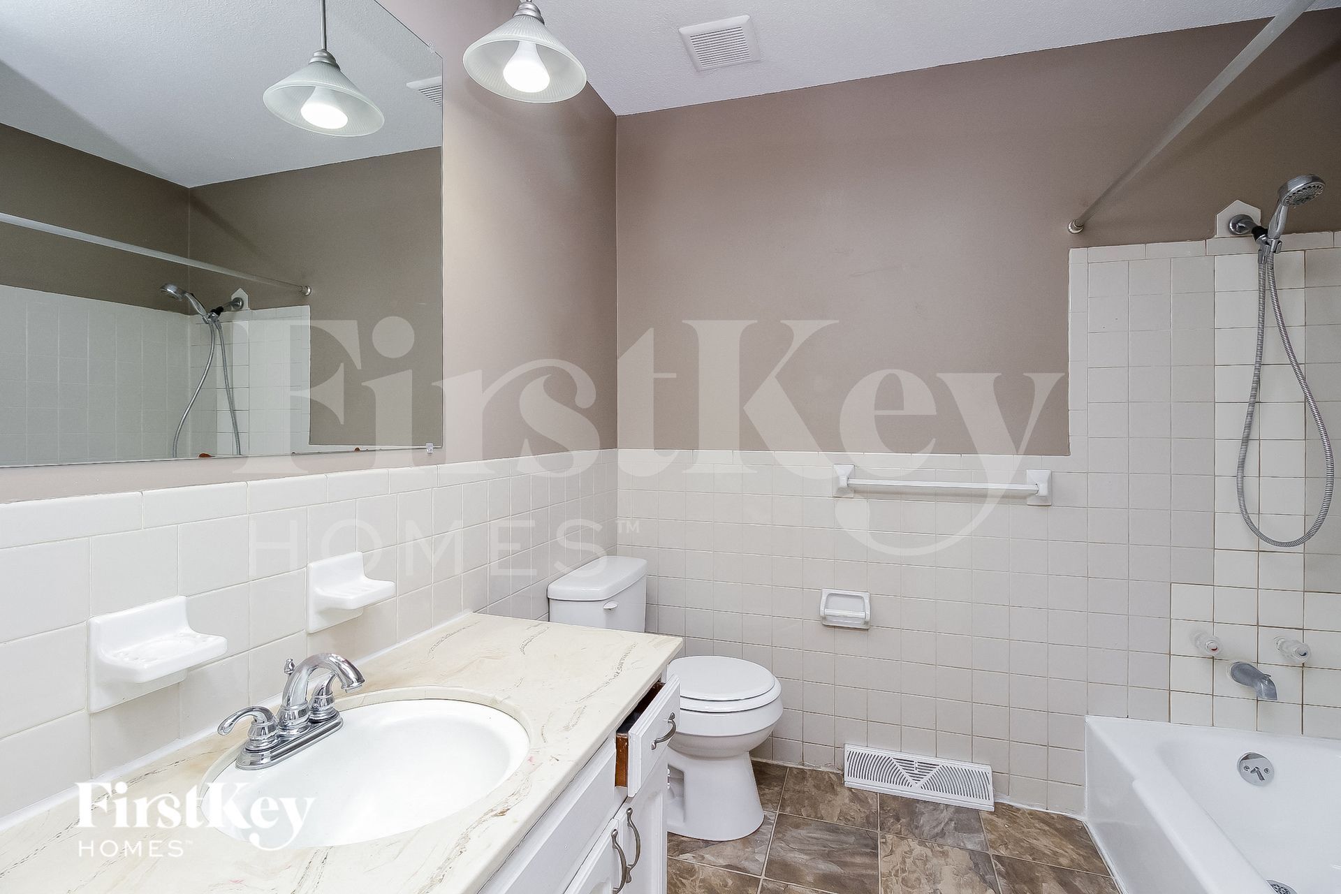 Building Photo - 704 Melrose St