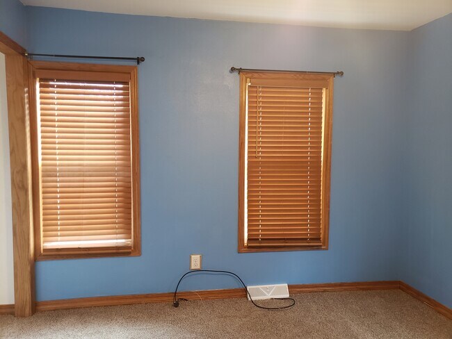 Building Photo - 608 W South St