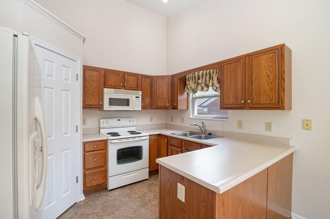 Building Photo - 7393 Maybury Ct