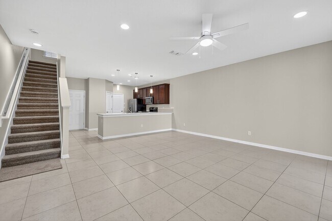 Building Photo - Townhome For Rent