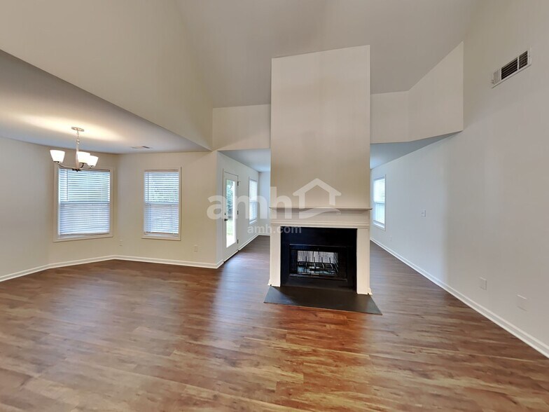 Building Photo - 280 Hawken Trail