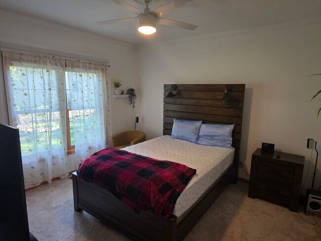 Building Photo - 3 bedroom executive ranch in Sussex