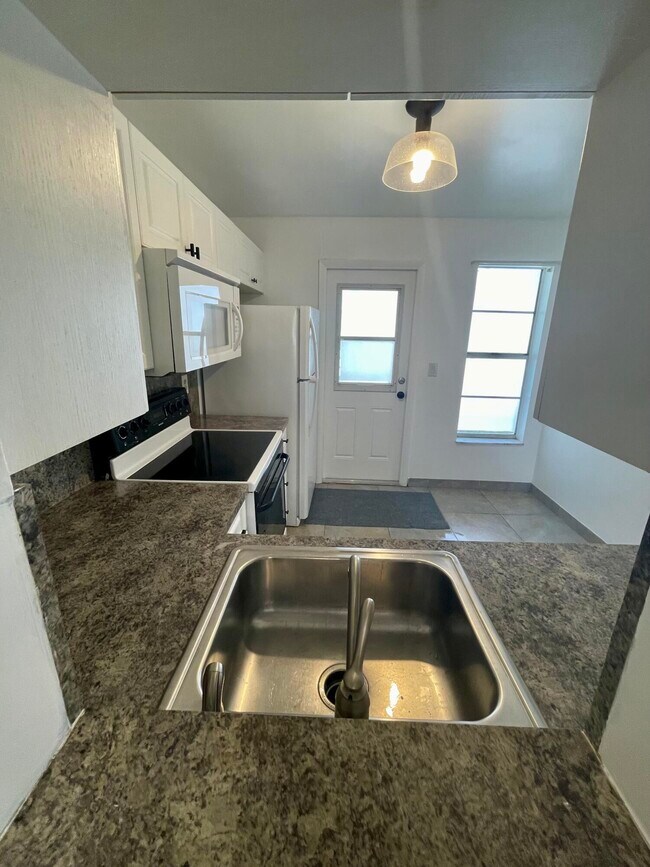 Building Photo - 3777 NW 78th Ave