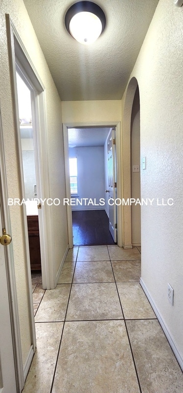 Building Photo - 4209 Maid Marian Cir