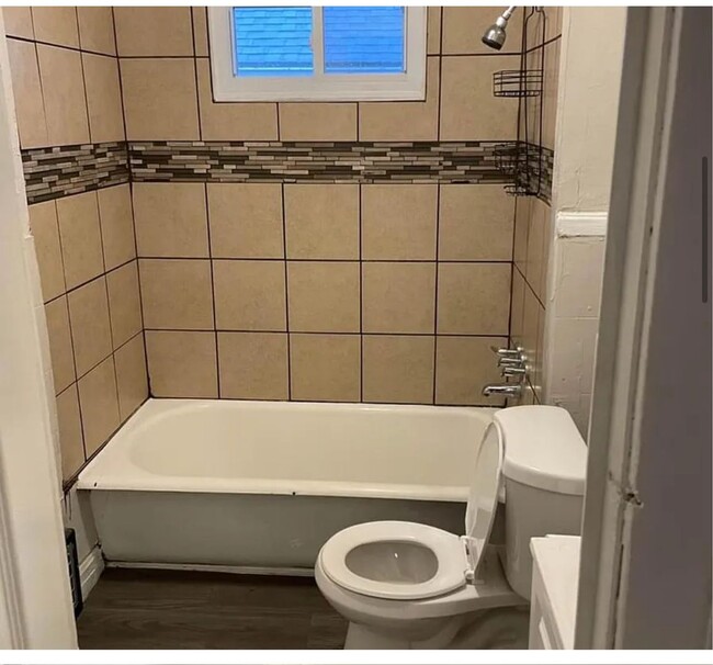 Building Photo - 3 bed 1 bath