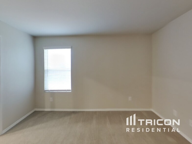 Building Photo - 6526 Beehive Dr