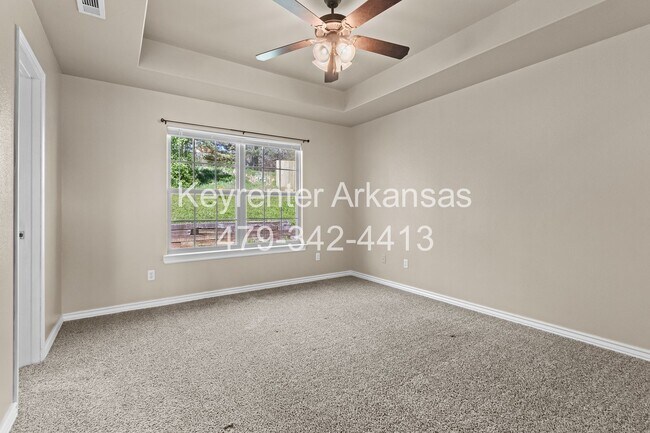 Building Photo - This home is the perfect choice for you in Elkins!