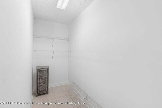 Building Photo - 3546 S Ocean Blvd