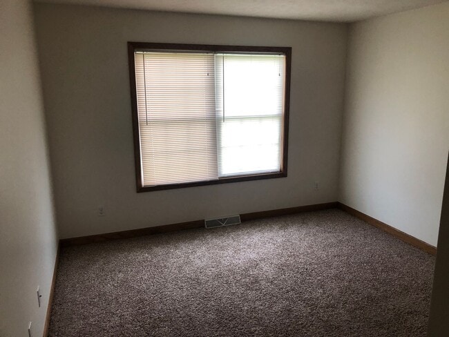 Building Photo - 2908 Eastern Rd