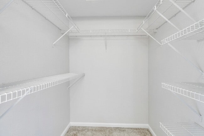 Building Photo - 141 SW Palm Dr