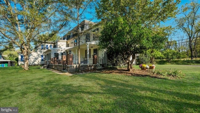 Building Photo - 1728 Sumneytown Pike