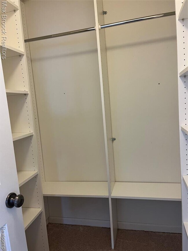 Building Photo - 3255 Camden Dr