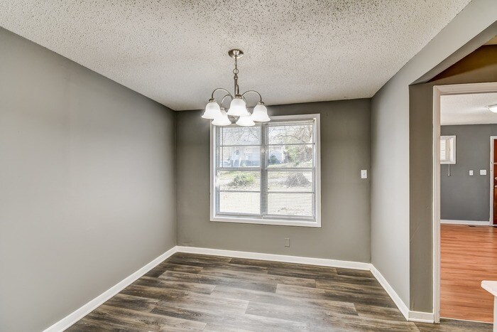 Building Photo - 1008 Minor Dr