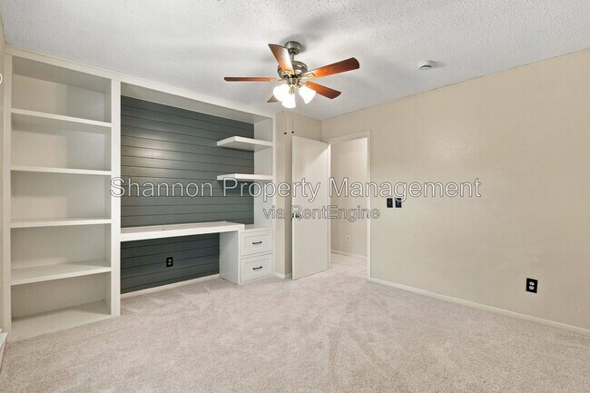 Building Photo - 21218 Park Willow Dr