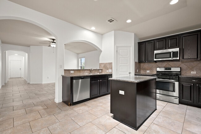 Building Photo - 101 Song Sparrow Cv