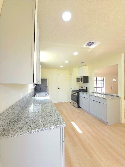 Building Photo - 6706 Dinner Creek Ct