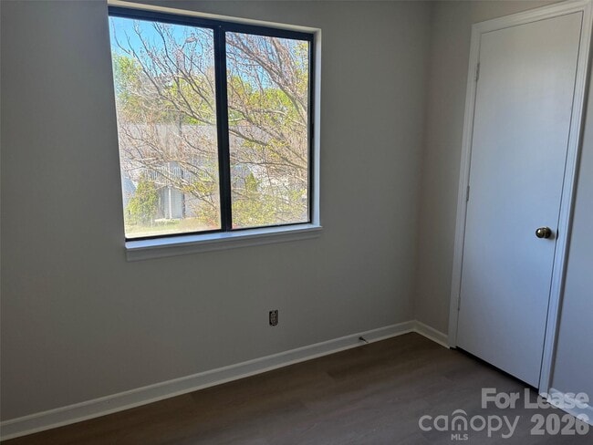 Building Photo - 11029 Harrowfield Rd