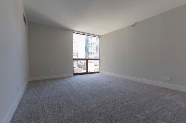 Building Photo - 200 N Dearborn St