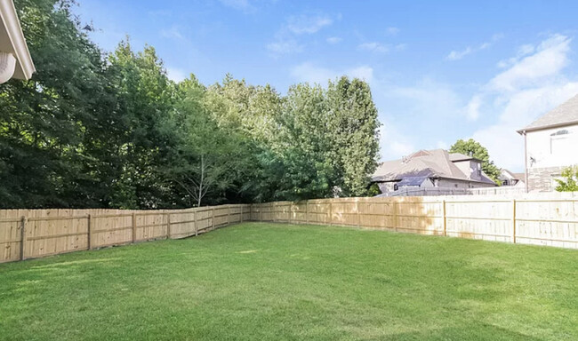 Spacious backyard for the family as well as entertaining - 1426 Carlton Ridge Dr