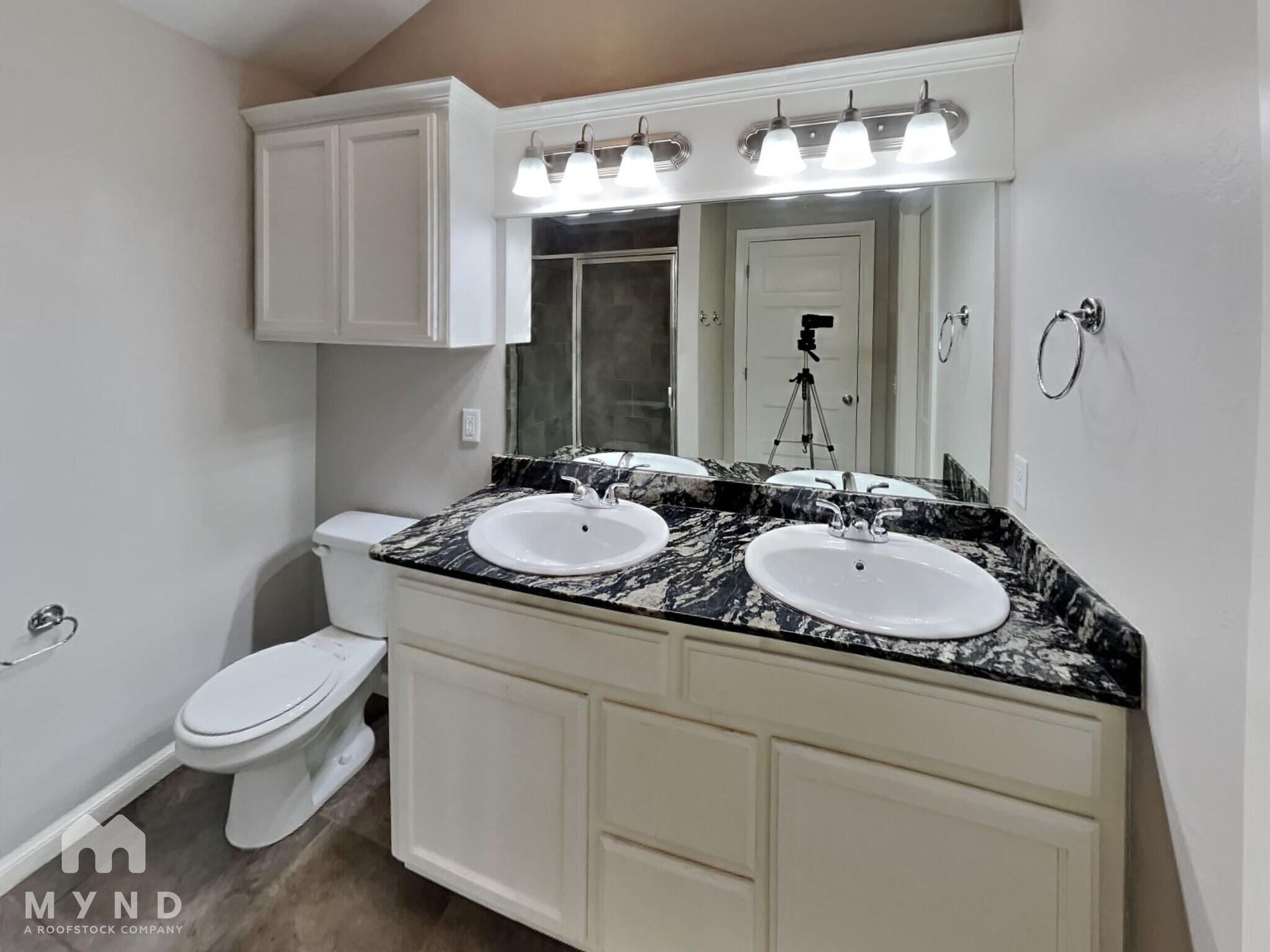 Building Photo - 1019 Merlin Dr