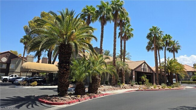 Building Photo - 5002 S Rainbow Blvd