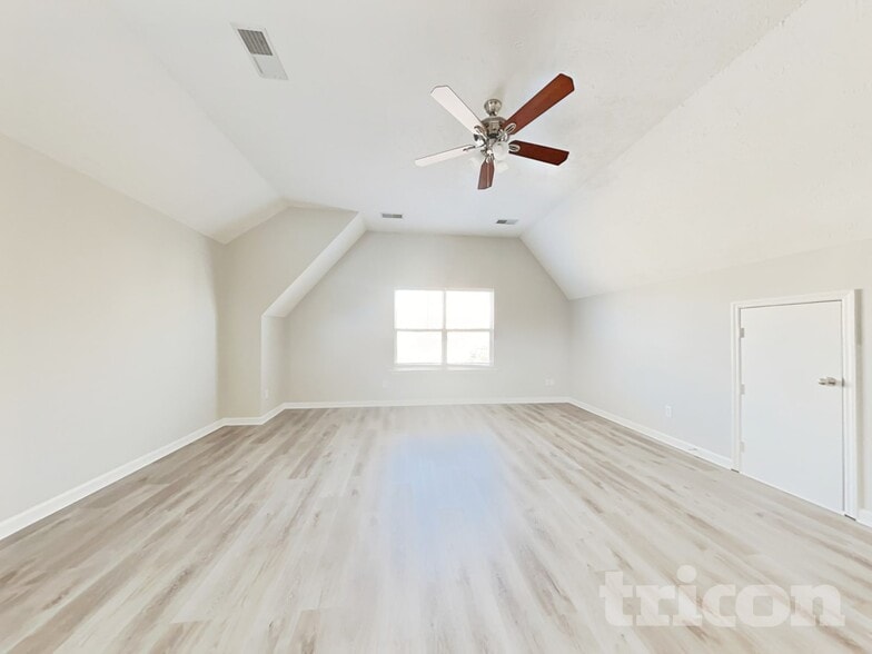 Building Photo - 1638 Zurich Dr