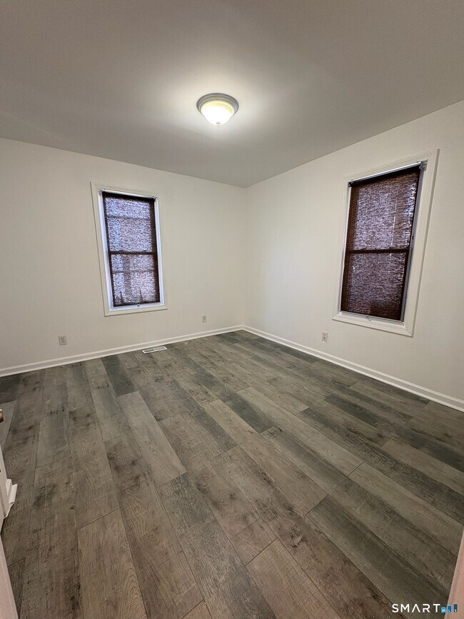 Building Photo - 144 Whittier St