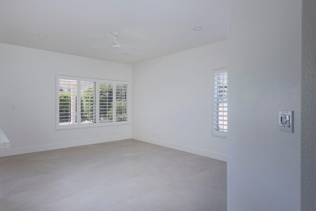 Building Photo - 28 Park Mirage Ln
