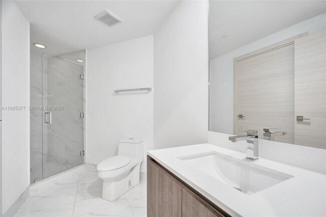 Building Photo - 801 S Miami Ave