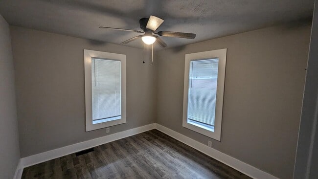 Building Photo - 1109 Cedar St