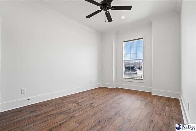 Building Photo - 1306 Twelve Oaks Ln