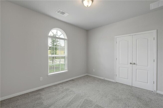 Building Photo - 1165 Leadtree Loop
