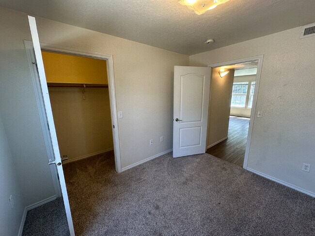 Building Photo - 11839 Cloverbrook Ln
