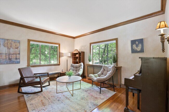 Building Photo - "Luxurious 5-Bedroom Spokane Retreat with Pool, Guest Suite, and Stunning Finishes!"
