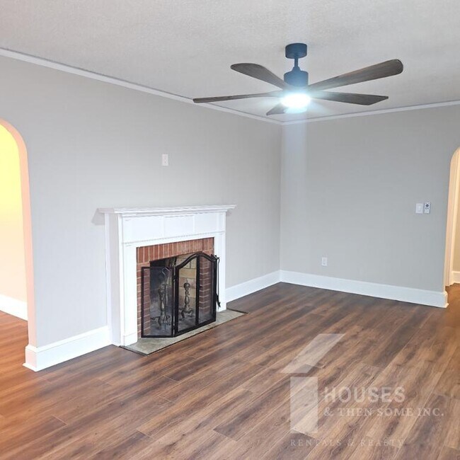 Building Photo - 8 Dargan St