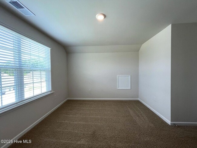 Building Photo - 512 Ragapple Ln