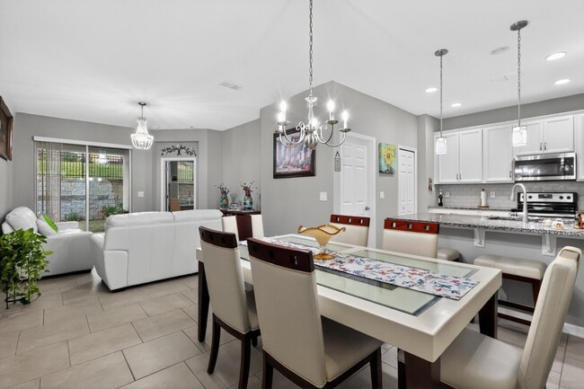 Building Photo - 17523 Promenade Dr