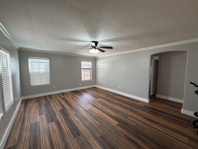 Building Photo - 3417 27th St