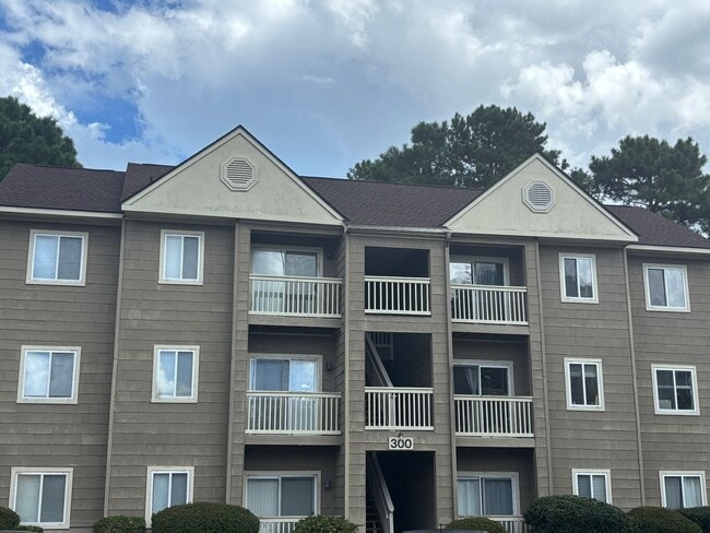 Primary Photo - 2 BEDROOM 1 BATH CONDO AT MYRTLE GREENS 3r...