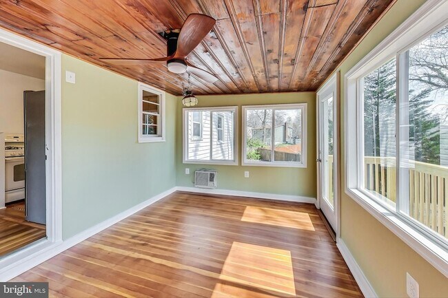Building Photo - 9511 48th Ave
