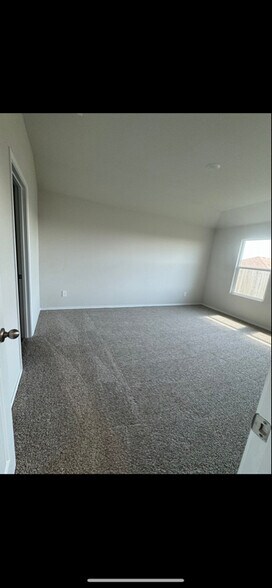 Building Photo - 408 Chaco Lp