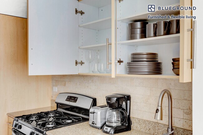 Building Photo - 141 E 33rd St