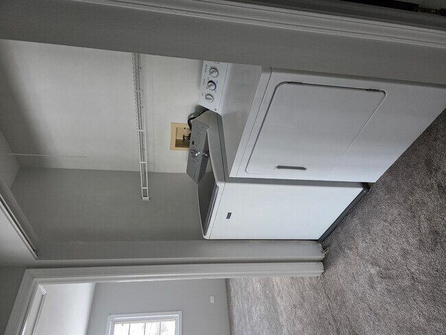 Building Photo - 462 Thomas Paine Ct