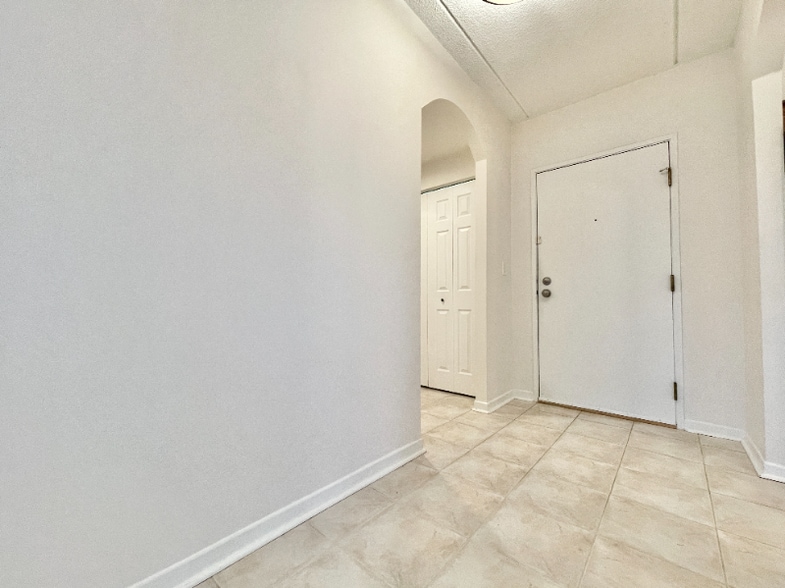 Building Photo - 12900 W Heiden Cir