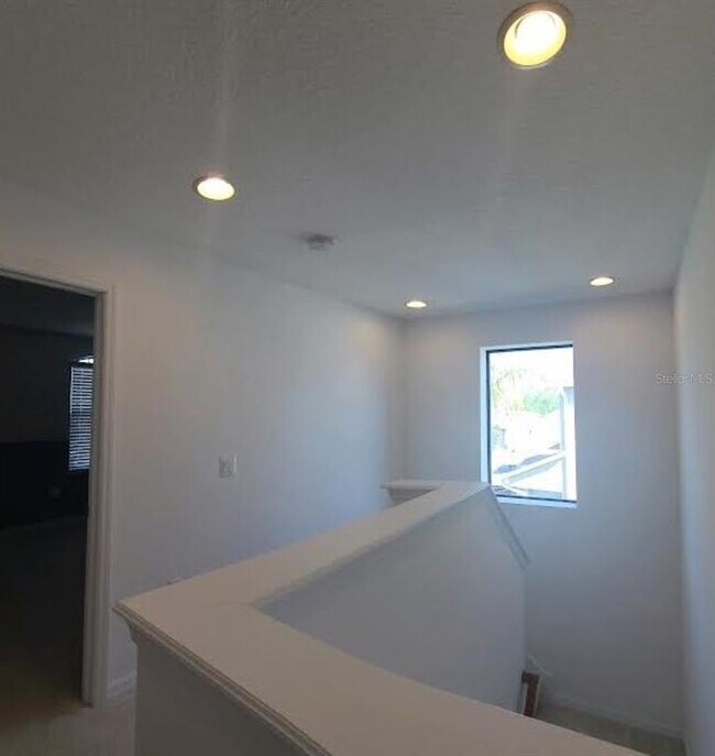 Building Photo - 1052 Ketzal Dr